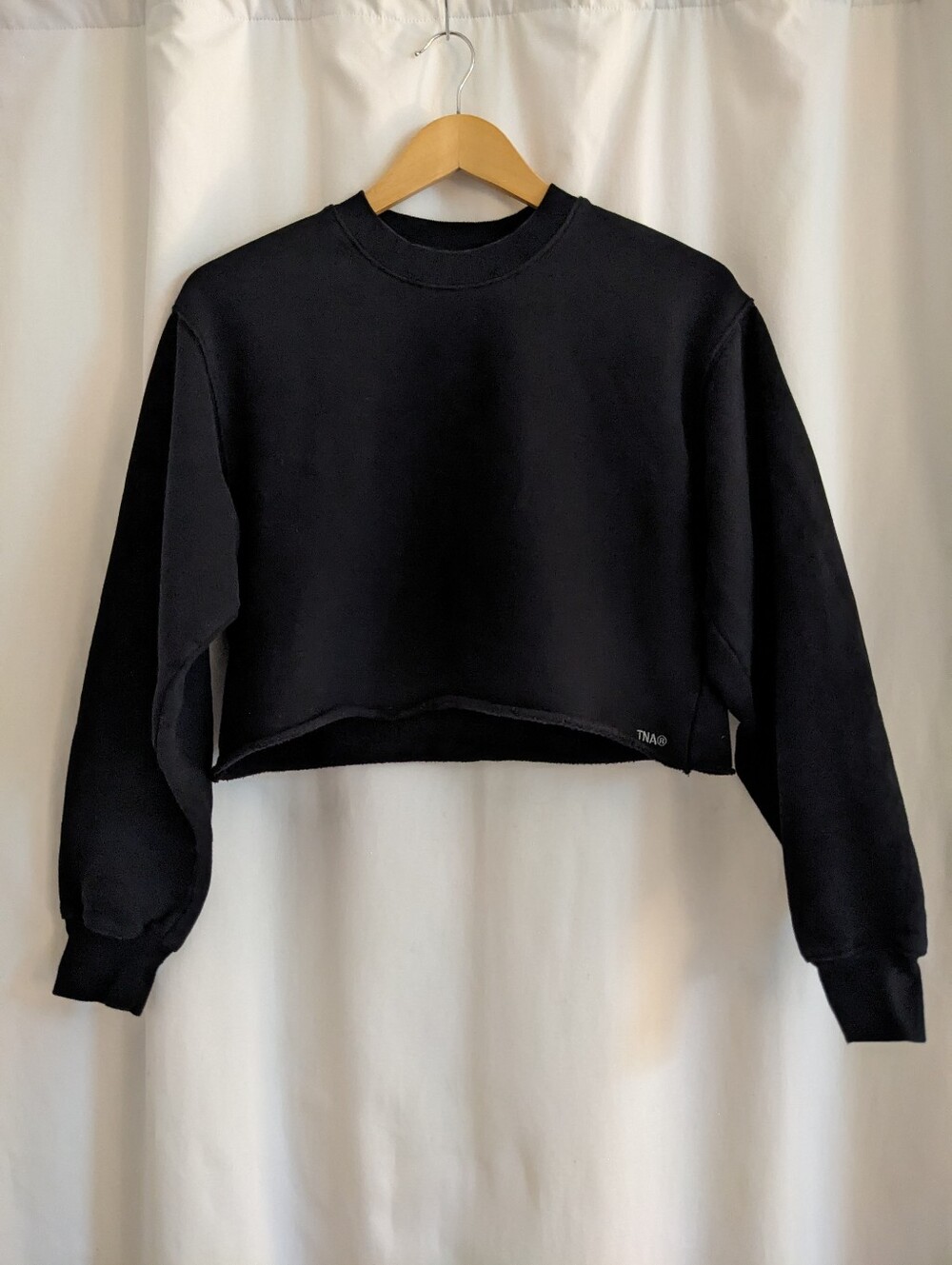 Aritzia TNA Sweatfleece Cozy Fleece Black Cropped Sweatshirt Size Small